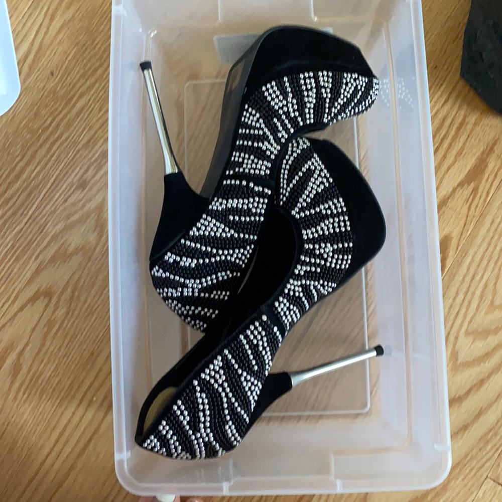 Beaded design heels